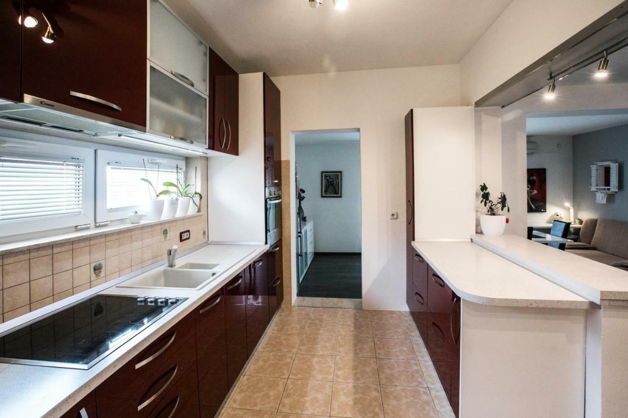 3 Bedrooms Apartman Dmt Kaštela Exterior foto